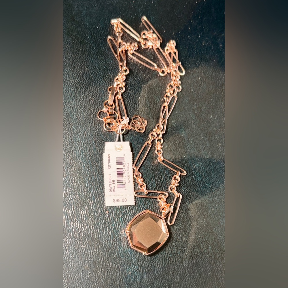 Kendra Scott Davis Rose Gold Pendant Necklace in Rose Gold Drusy